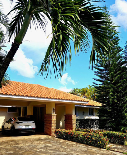 Se Vende Villa En Metro Country Club, Juan Dolio.