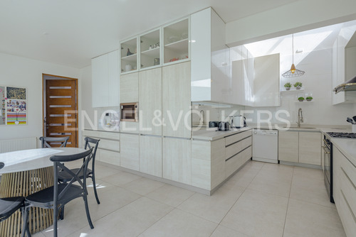 Mediterránea En Condominio Vista Santuario