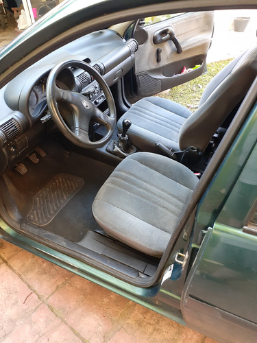 Chevrolet Corsa 1.6 Gl Aa Dh