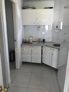 Imagen 6 de 17 de Vendo Espectacular Oficina En Pleno Barrio El Golf