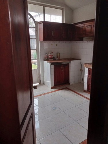 Imagen 6 de 16 de Casa Doble Con 3 Dormitorios Principales Y 3 Baños + Casa De Servicio Con Habitacion Sala Y Baño
