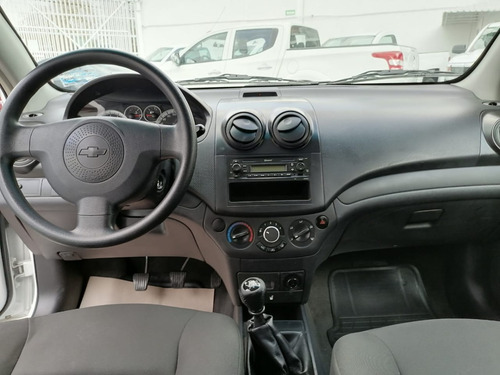 Imagen 8 de 15 de Chevrolet Aveo Ls Trans. Manual 5 Vel. A/ac. Dir. Hid. 2017