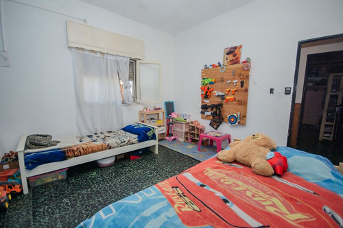 Venta Casa 3 Amb Con Cochera Y Terraza En Caseros