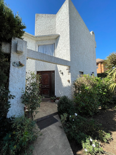 2 Casas En El Mejor Sector De Los Geranios Llo Lleo