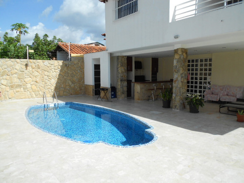 Vendo Casa  Club Hipico, 553 M2, Piscina, 5 Hab/ 7 Baños / 4 Ptos. 