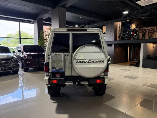 Land Cruiser 70