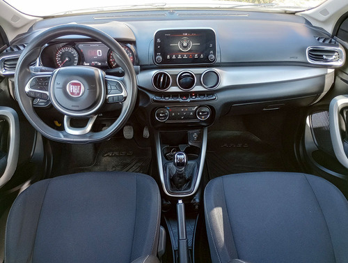 Imagen 6 de 19 de Fiat Argo 1.8 Precisión 2018