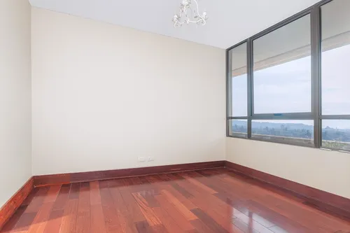 Vende Penthouse Vista Despejada Al Oriente