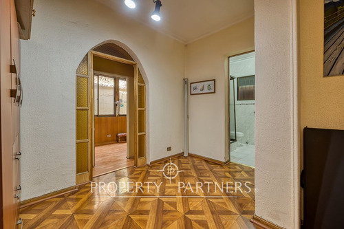 Casa Amplia Y Bien Ubicada En Ñuñoa Con Gran Poten...