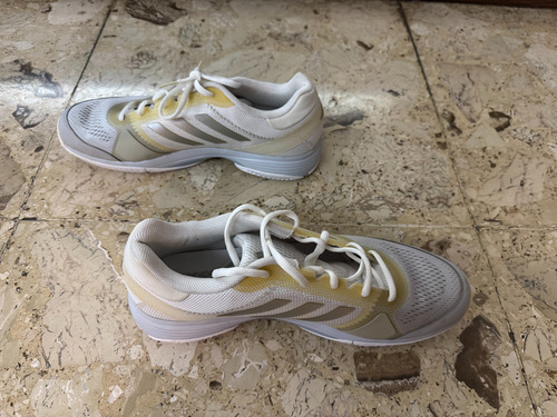 Zapatillas Adidas Color Blanco Talle 44 Arg (Usado)