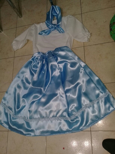 Pollera Raso Celeste Con Blusa Y Pañuelo Paisana