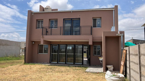 Casa En Venta Ecopueblo Alvear