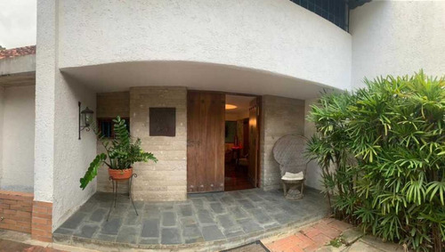 Imagen 2 de 19 de Vendo Casa 860m2 6h+s/5b+s/27p Cerro Verde 2626