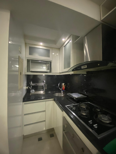 Venta De Apartamento En Las Palmas, 83m2.