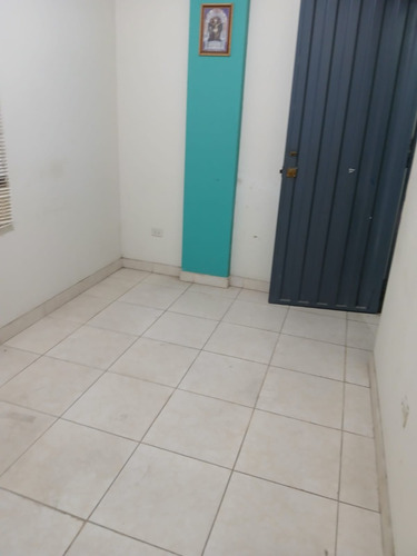 Se Alquila Local Industrial De 500 M2 En Comas