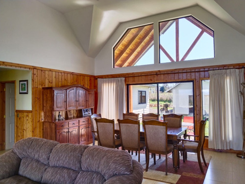 Parcela Con Casa, 4 Dorm Y 4 Baños, Huellanto, Gorbea