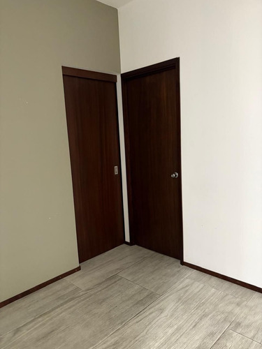 Renta De Oficinas, Consultorios Por Separado O Piso Completo En Alto Esmeralda