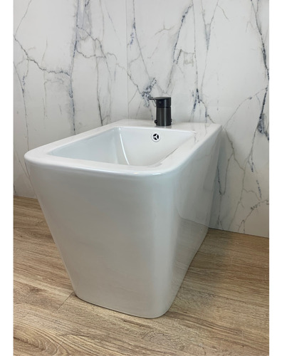 Juego Water Inodoro Con Mochila Y Bidet Lucania Dmc Con Tapa