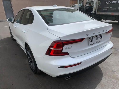 Imagen 4 de 14 de Volvo S60 Ii B4 Momentum 2022