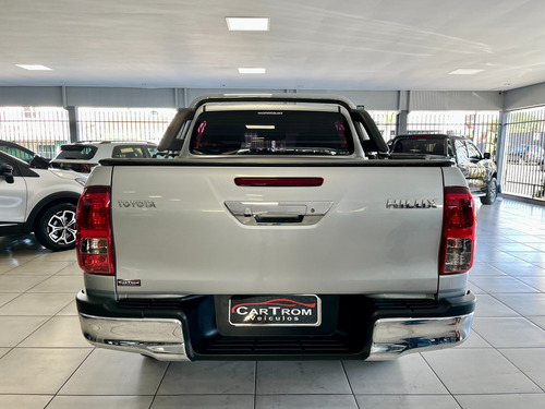 Toyota Hilux 2.7 SR 4X2 CD 16V FLEX 4P MANUAL