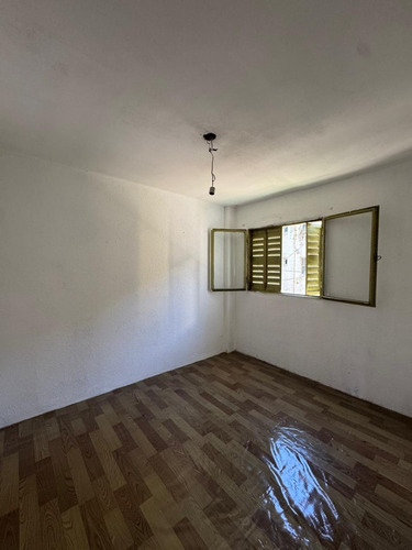 Cuatro Ambientes En Venta En El Barrio Piedrabuena Primer Piso