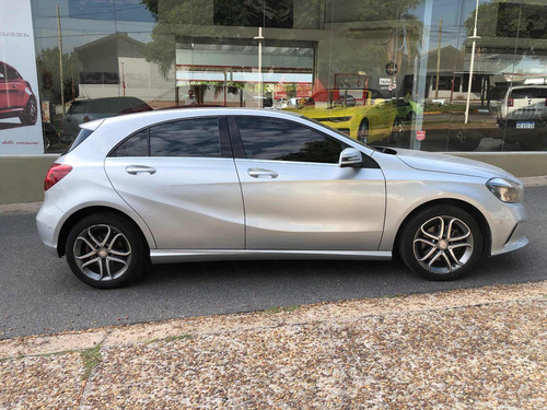 Imagen 2 de 7 de Mercedes-benz Clase A 1.6 A 200 Urban B.efficiency 156cv