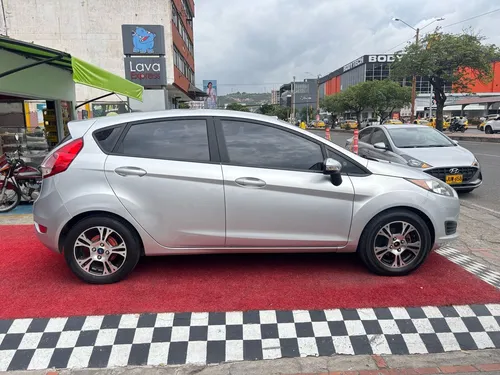 Ford Fiesta 1.6 Hatchback Se