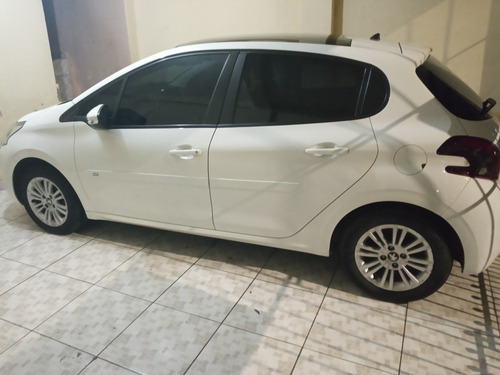 Imagem 9 de 10 de Peugeot 208 2018 1.6 16v Allure Flex Aut. 5p