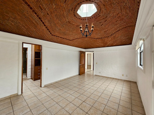 Casa En Venta En Fraccionamiento Privado, En Lomas De Atzingo, Cuernavaca.