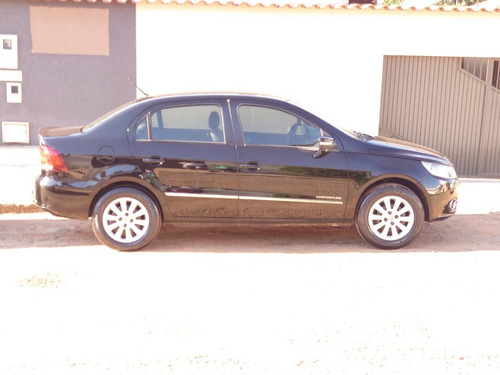 Volkswagen Voyage Confortline 1.6 Preto Completo
