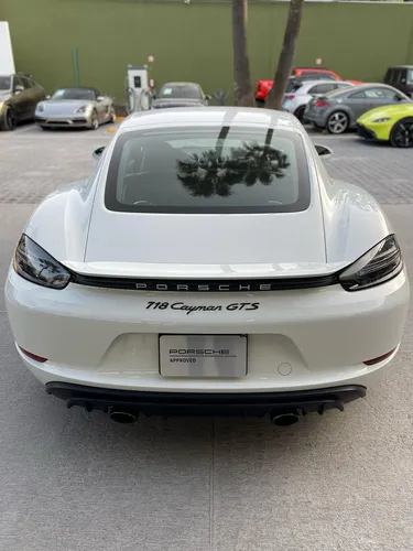 Porsche Cayman 2022