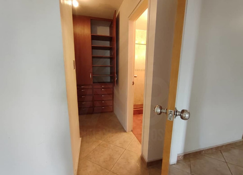 En Venta Iluminado Penthouse Duplex Remodelado 4/3/2 155 M2 Agua Constante Edificio Bien Mantenido