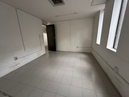 Oficinas Y Bodega En Renta