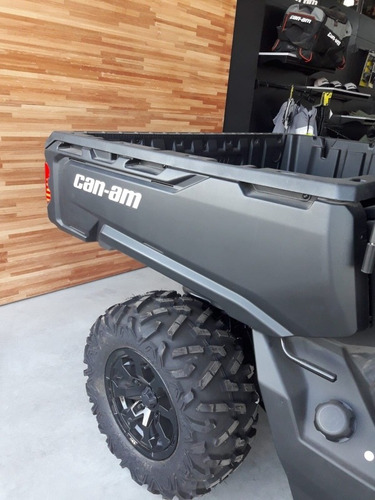 Imagen 9 de 15 de Can Am Defender Hd8 Dps Cabinado Unico En El Pais Motoswift