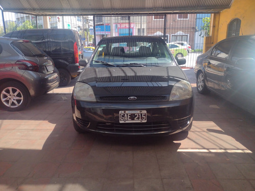 Imagen 3 de 8 de Ford Fiesta Max Ambiente Olust