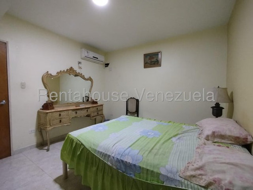 Apartamento Amoblado En Alquiler, Piso Bajo, Cercana A Vías Principales. Avenida Principal De Coropo. Rah 25-17438