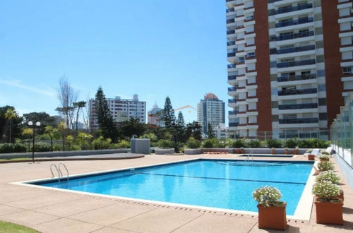 Imagen 10 de 13 de Apartamento En Punta Del Este, A Poca Distancia De La Playa Brava, Excelente Construcción,muy Luminoso, Con Servicios.