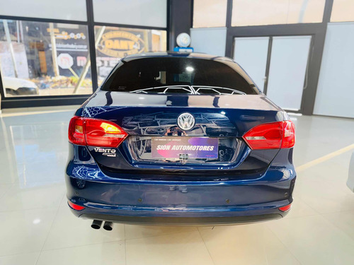 Volkswagen Vento 2.0 Advance 115cv