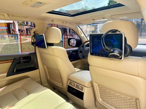 Toyota Sahara Lc200 Platinum Arabe 2017