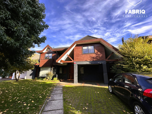 Arriendo Gran Casa De 5 Dorm+ 3baños +servicios