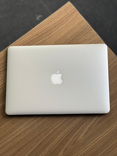 Macbook Air 2017 Core I5 8gb Ram 128gb Ssd A1466 Prata Prata (Recondicionado)