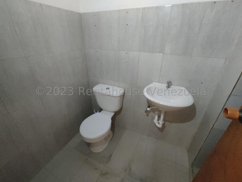 Local Comercial Amplio En Venta Dos Niveles En El Limon Facil Acceso Oficinas Baño Precio Negoc Estef 24-5240