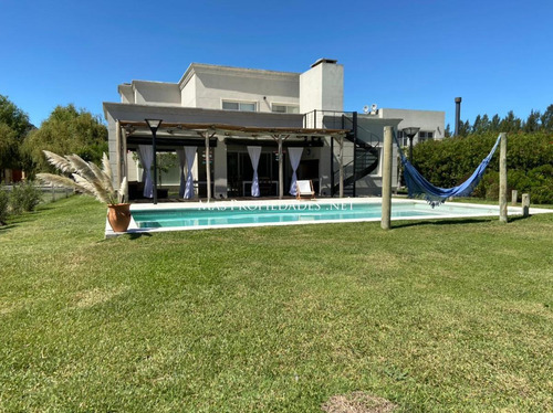 Imagen 4 de 25 de Casa En Venta En La Plata Haras Del Sur Ii 5 Ambientes