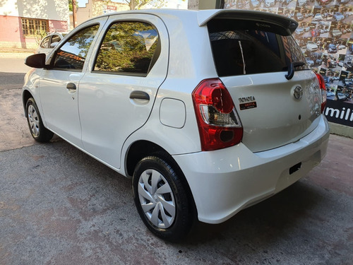 Imagen 15 de 20 de Toyota Etios X 1.5 0km 2023