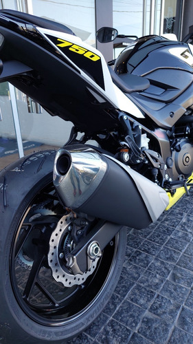 Imagen 3 de 25 de Suzuki Gsx-s 750 - El Regreso - No Kawa Z900, No Yamaha Jc