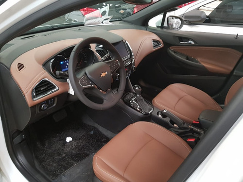 Imagen 10 de 17 de Chevrolet Cruze Premier 4p 2022 0km