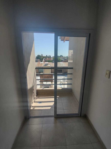 Imagen 3 de 8 de Venta Dpto - Gral Deheza N 900 . 1 Dorm - Balcon .
