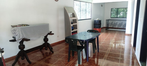 Imagen 10 de 16 de Casa 5 Hab, 3 Baños, 2 Lavanderos Caraballeda