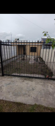 Casa En Venta - 2 Dormitorios 1 Baño - 200mts2 - Florencio Varela