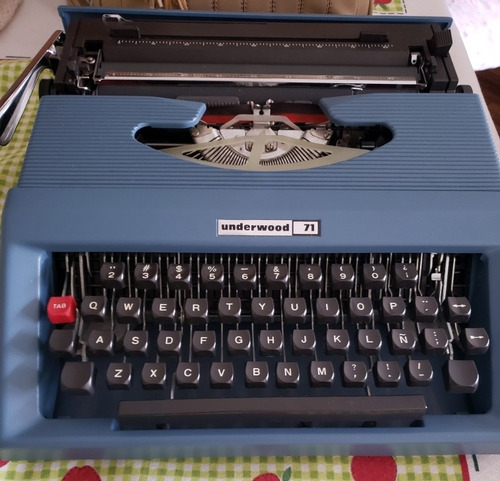 Maquina De Escribir Anda Perfectamente (Usado)